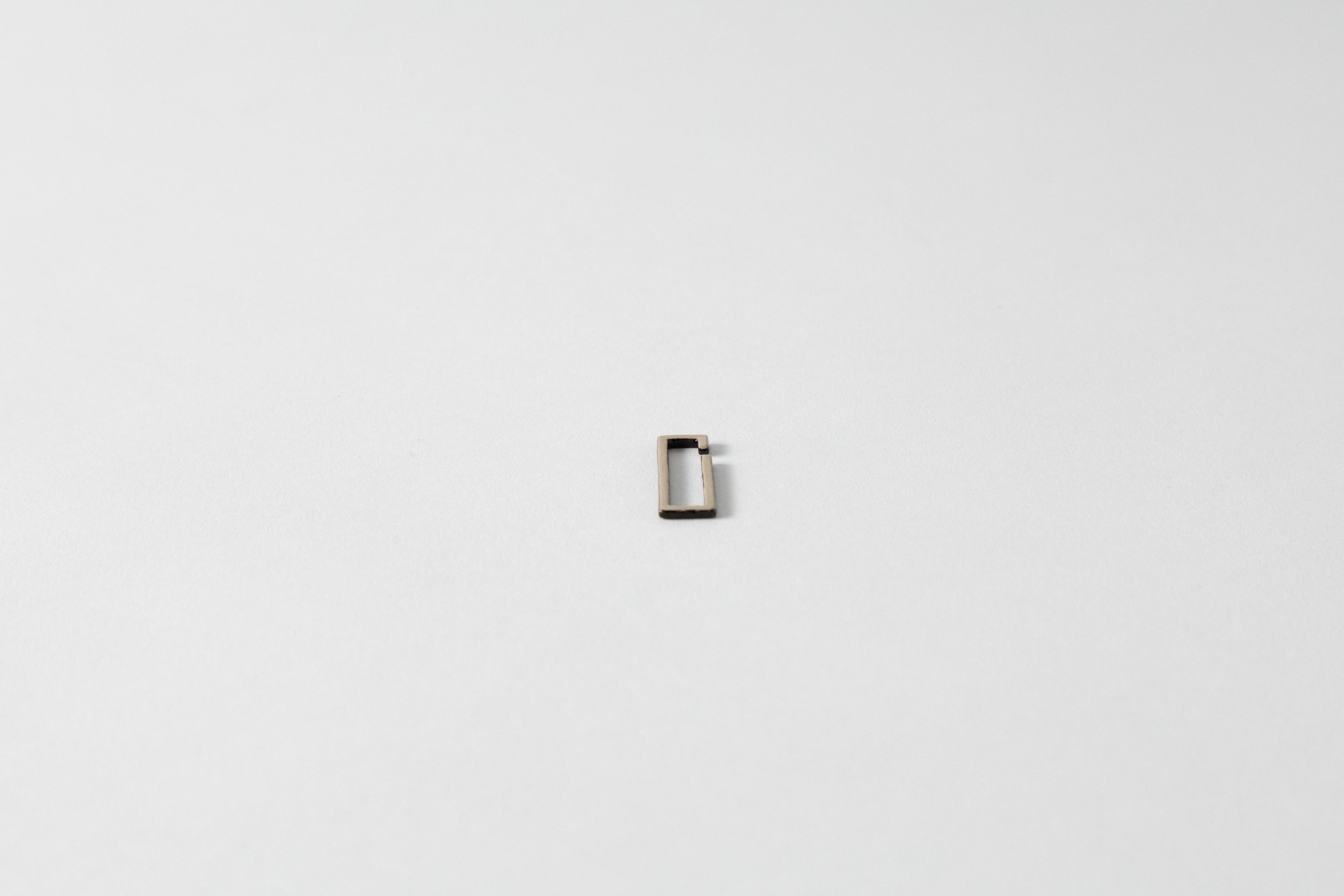 レクタングル イヤーカフ(片耳)